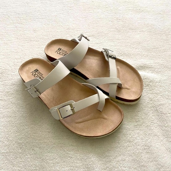 White Mountain Shoes - White Mountain Buckle Sandals